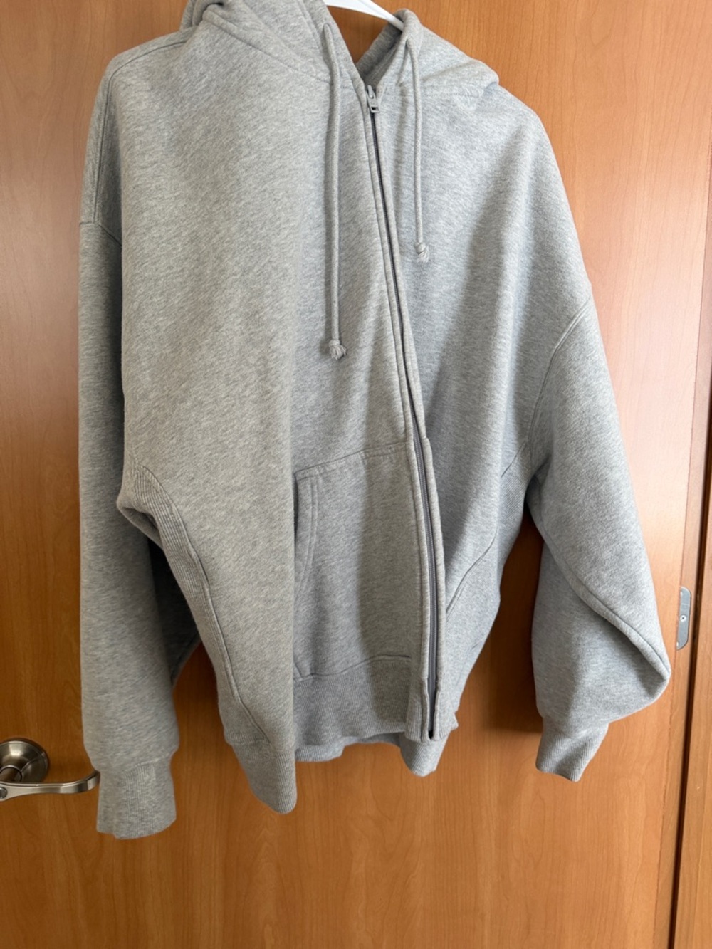 Aritzia boyfriend fit Zip-Up hoodie - grey